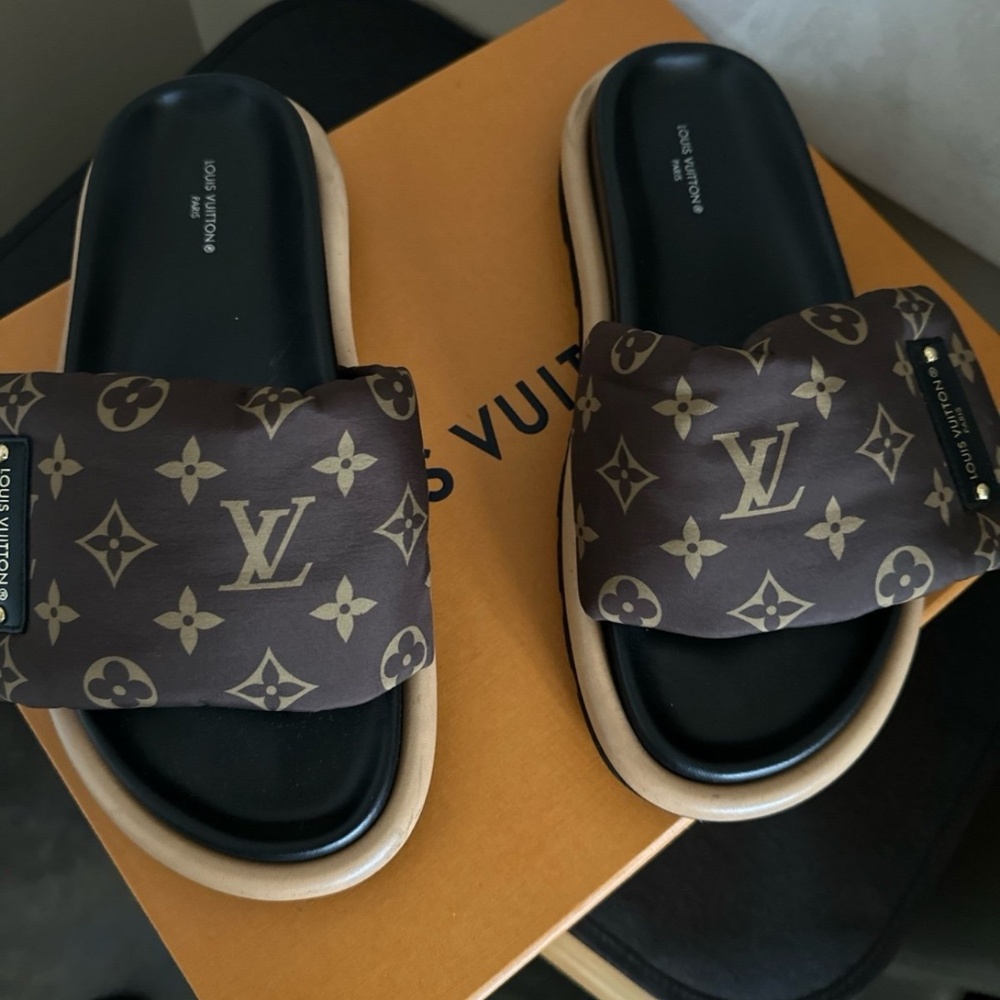 Louis Vuitton - Picture 5 of 5